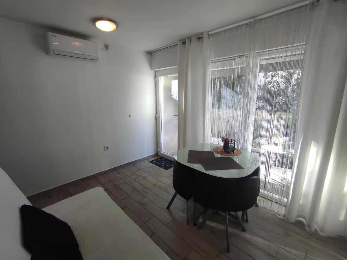 Apartments Emi & Nini Sibenik Bagian luar foto